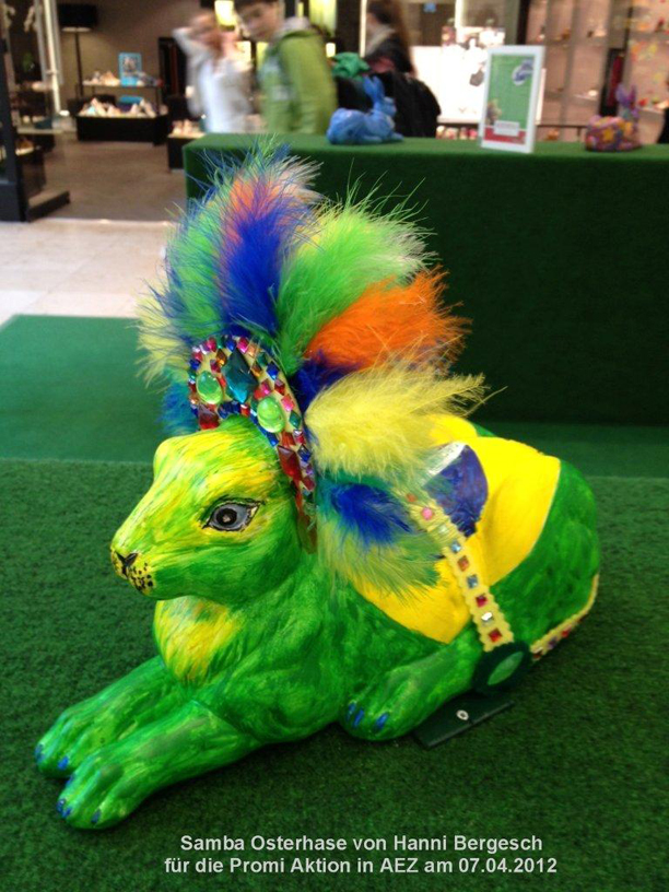 Samba Osterhase Hanni Bergesch für die Promi Oster Aktion im AEZ